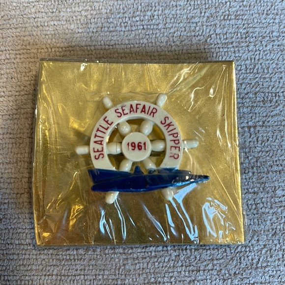 Vintage 1961 Seattle Seafair Skipper Pin Hydro Hydroplane Authentic Nice - Picture 1 of 2